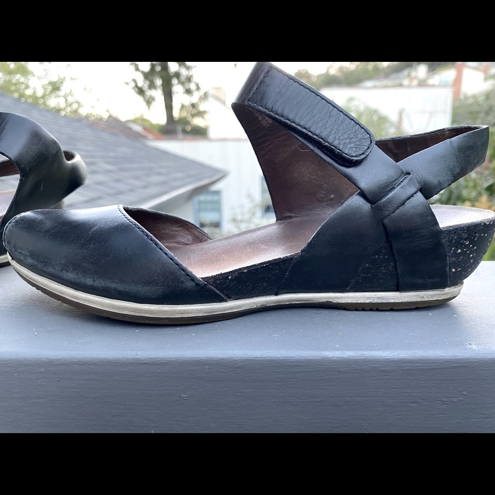 Dansko Black Leather Lightweight Cork Platform Sandals 37